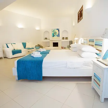 Ξενοδοχείο με διαμερίσματα Thea And 4*