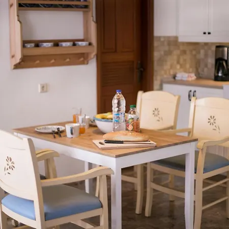 Ξενοδοχείο με διαμερίσματα Thea And Λίνδος