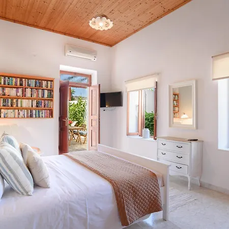 Ξενοδοχείο με διαμερίσματα Thea And