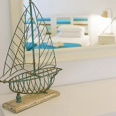 Thea And Λίνδος