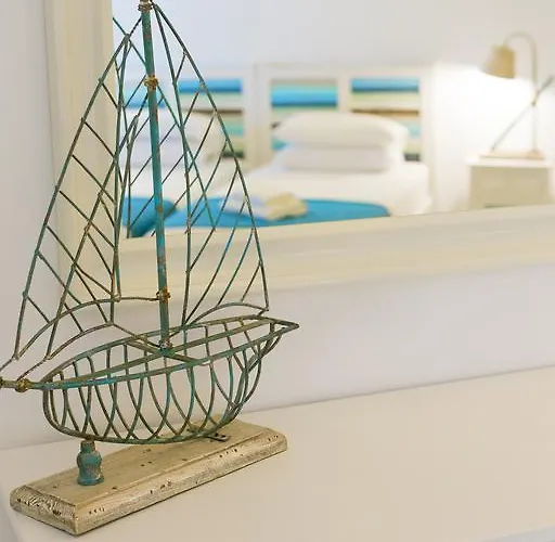 Thea And لينثوس