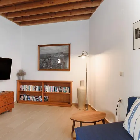 アパートホテル Thea And 4*