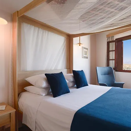 Apartmanhotel Thea And 4*