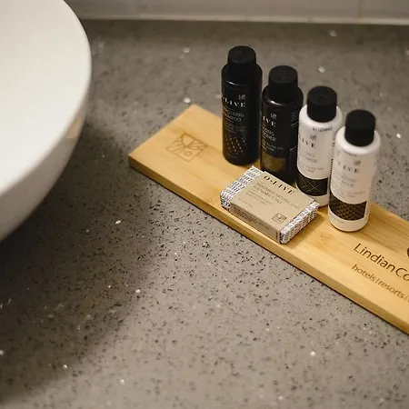 アパートホテル Thea And 4*