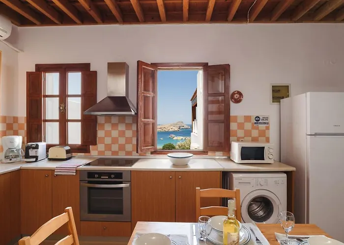 Thea And Apartmanhotel Líndosz