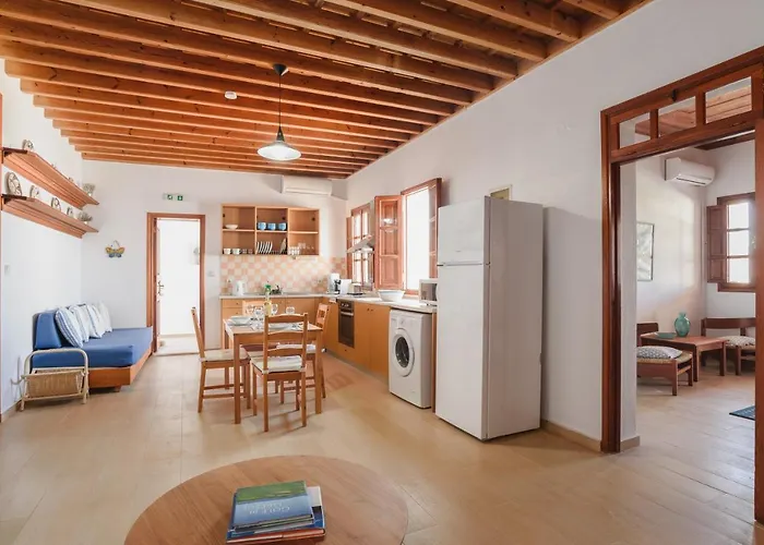 Apartmanhotel Thea And 4*