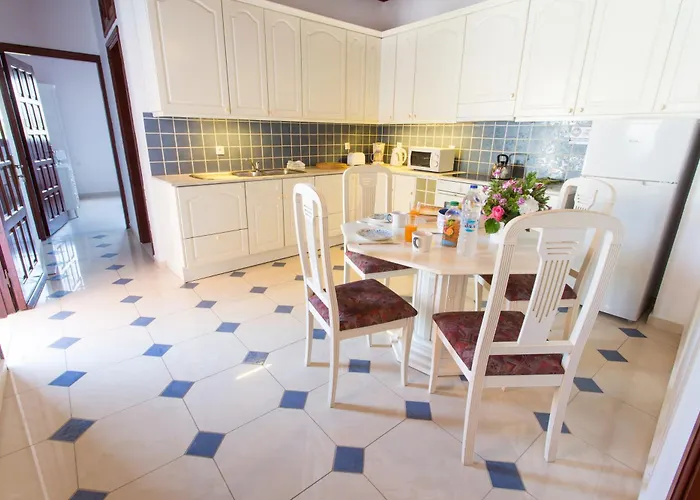 شقة فندقية Thea And