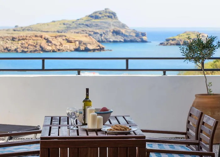 Thea And لينثوس