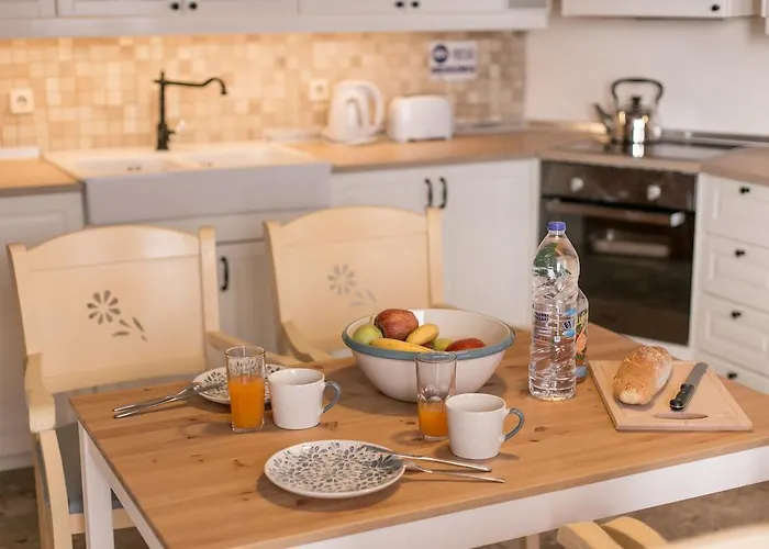 Thea And 4* لينثوس