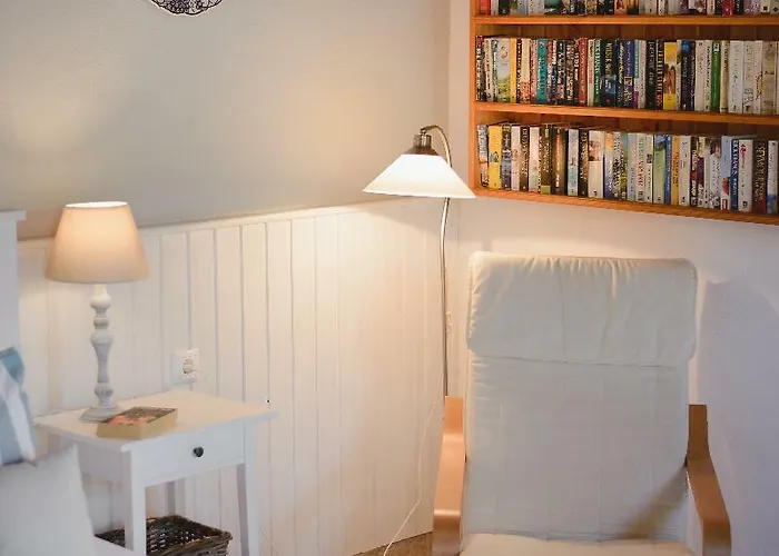 Thea And لينثوس