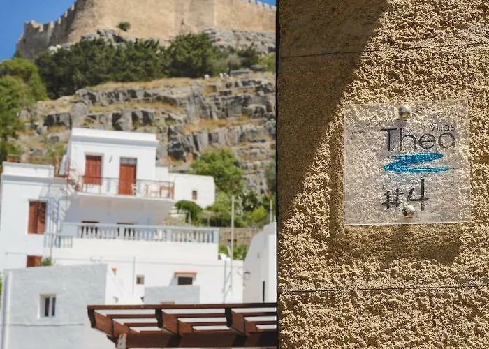 شقة فندقية Thea And 4*