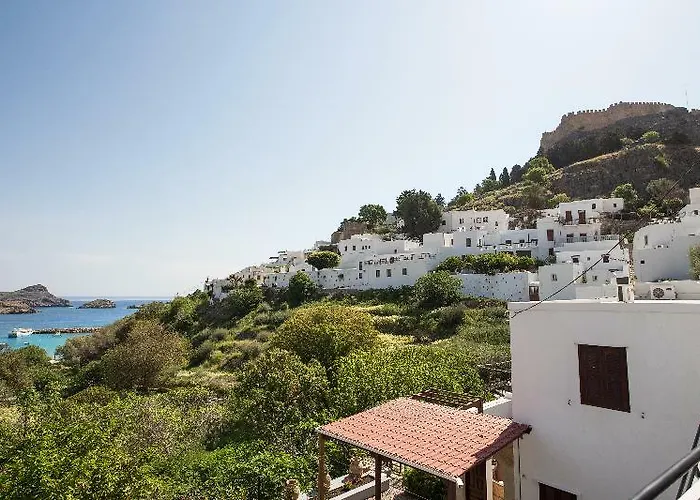 Thea And شقة فندقية 4*