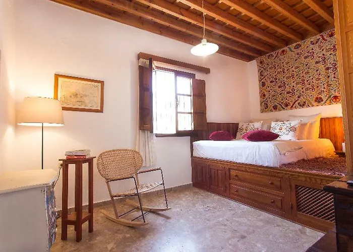 Thea And شقة فندقية 4*