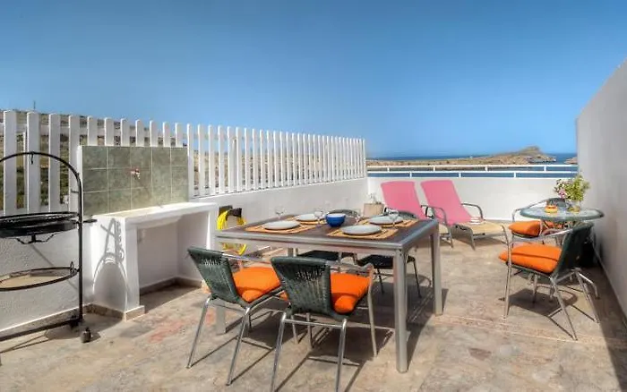 Thea And Apartmanhotel 4*